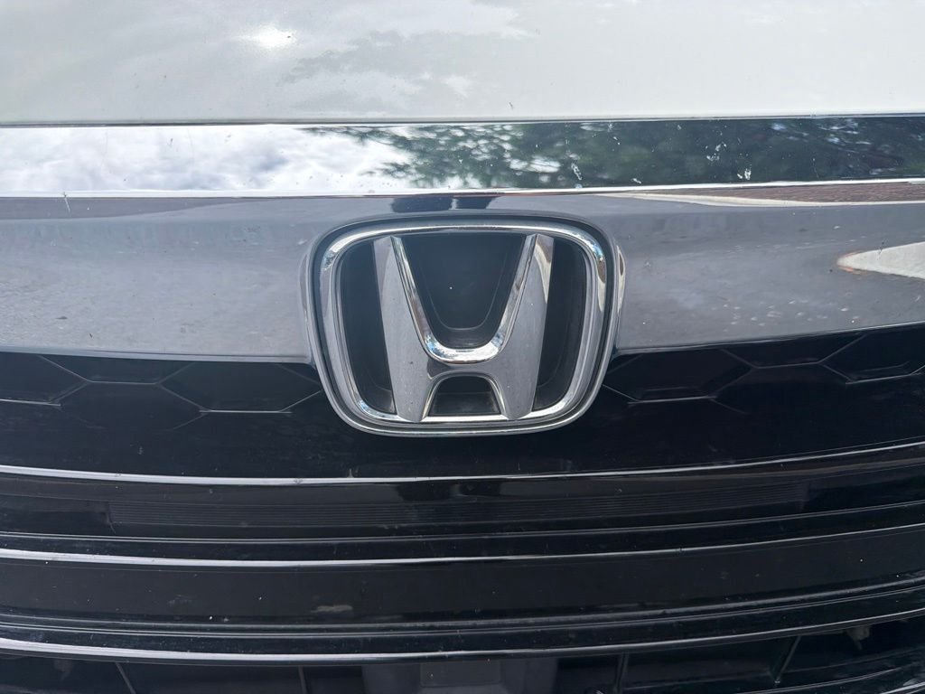 Certified Used 2020 Platinum White Pearl Honda Touring 2.0T image 3