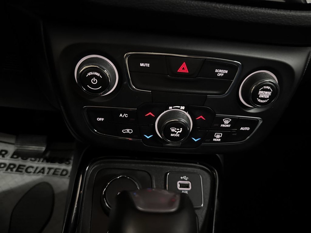 Used 2018 White Clearcoat Jeep Limited image 26