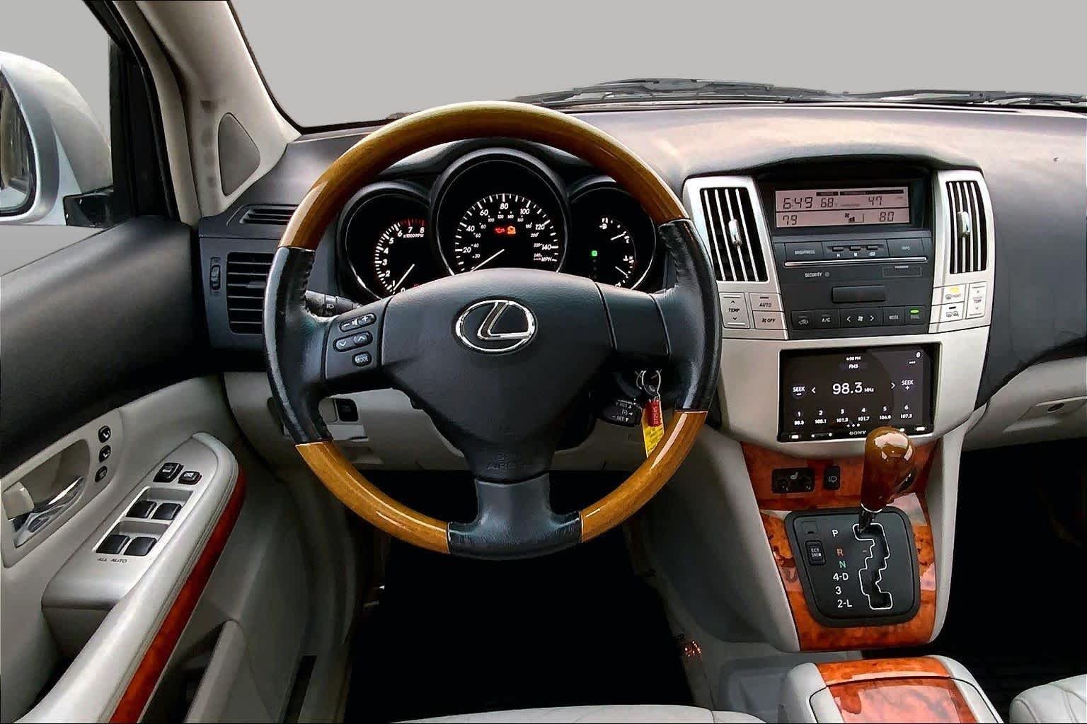 Used 2009 Classic Silver Metallic Lexus  image 5
