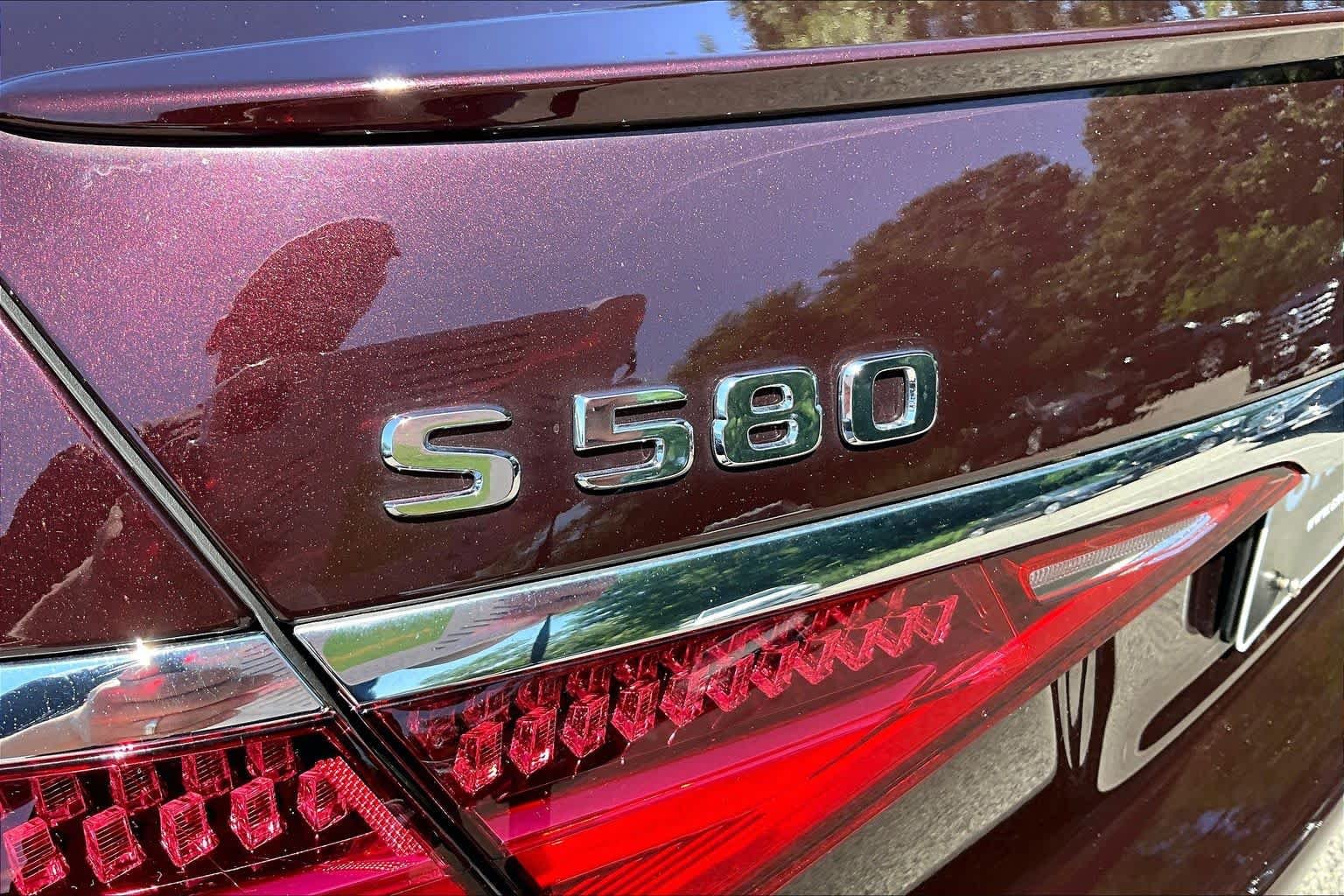 Used 2022 Rubellite Red Mercedes-Benz S 580 image 10