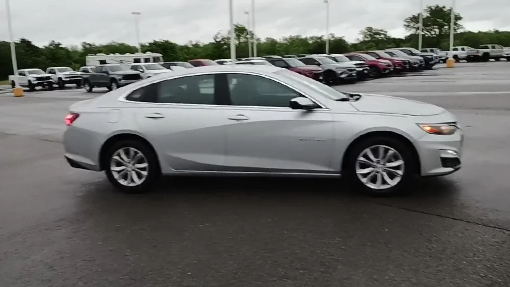 Used 2022 Silver Chevrolet LT image 9