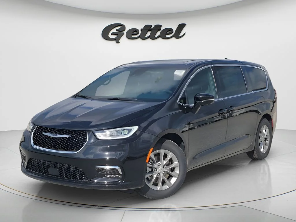 2026 Chrysler Pacifica Limited's photo