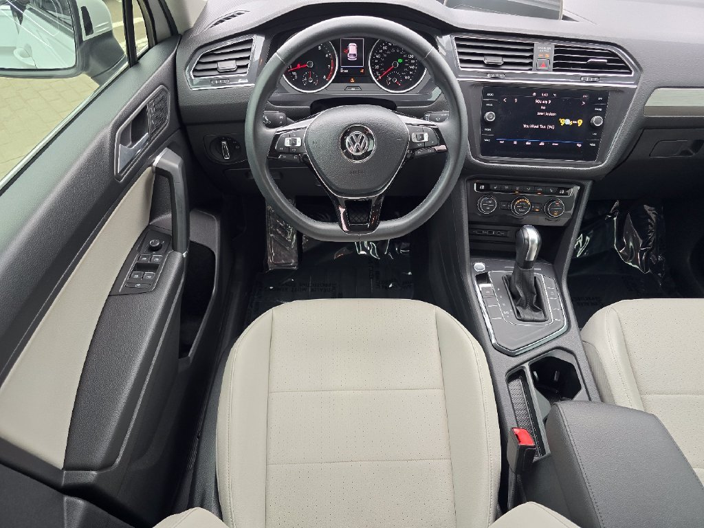 Used 2020 White Volkswagen 2.0T SE image 27