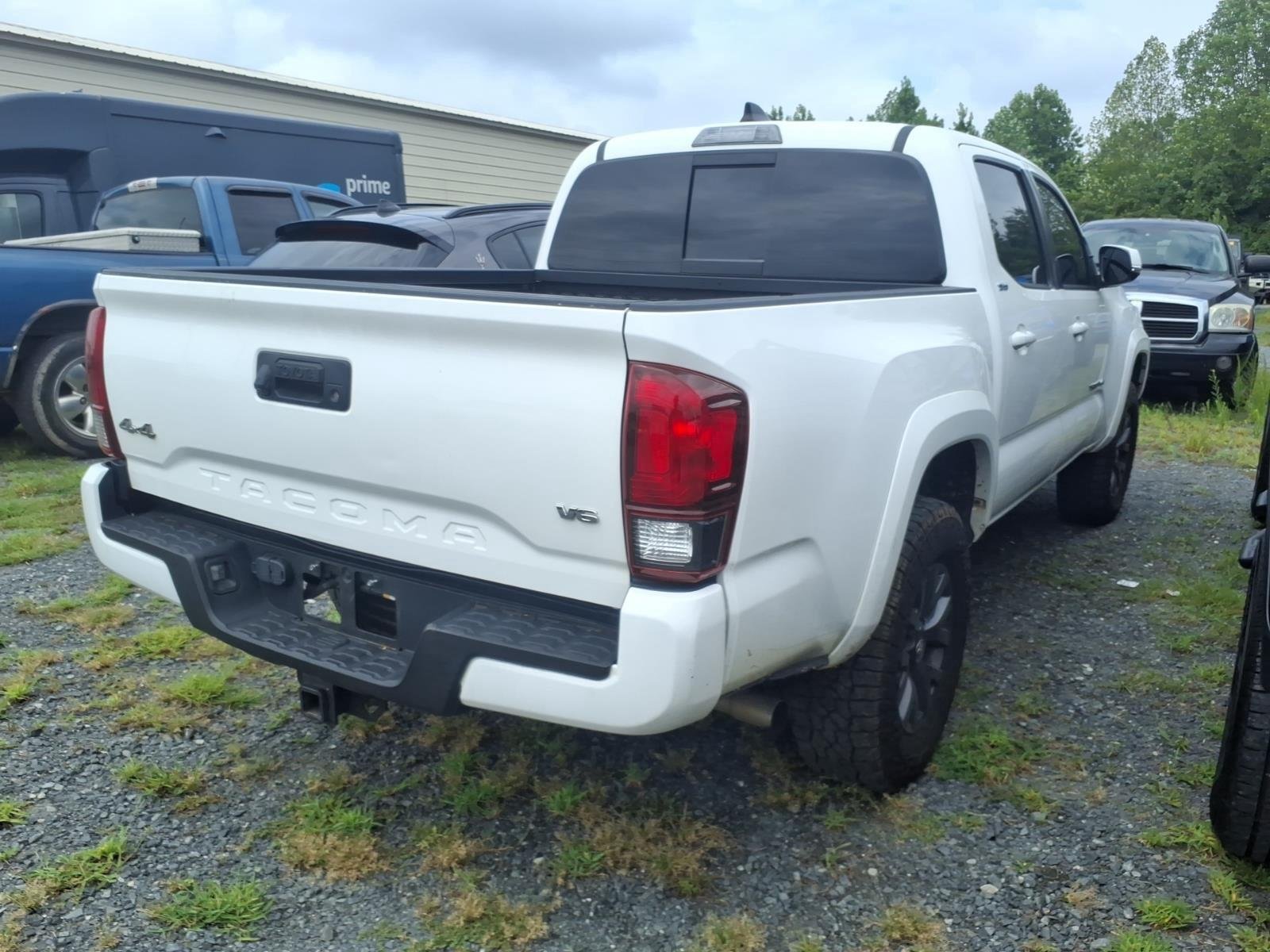 Used 2023 Ice Cap Toyota SR5 image 8