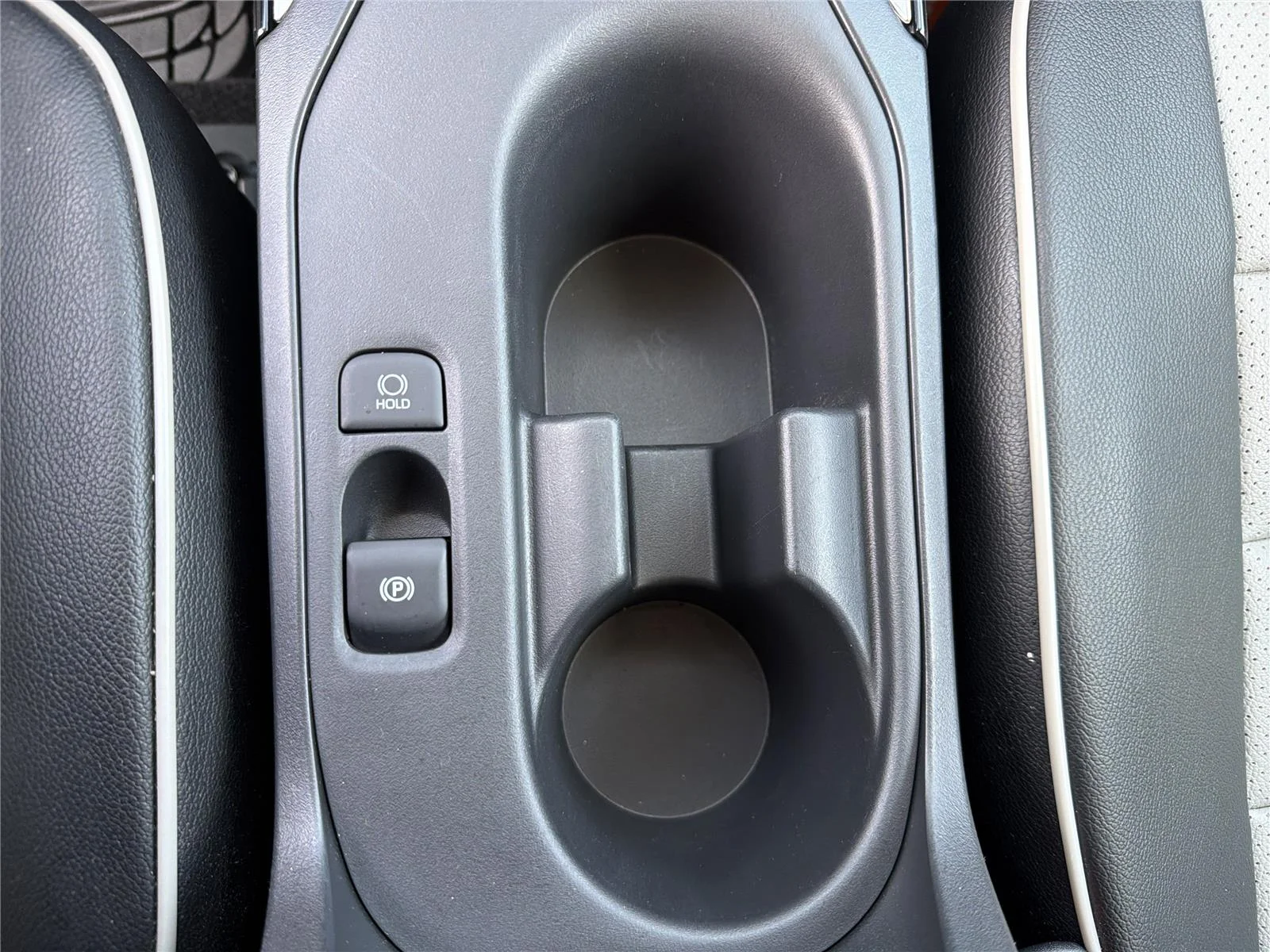 Used 2023 Ice Cap Toyota LE image 14