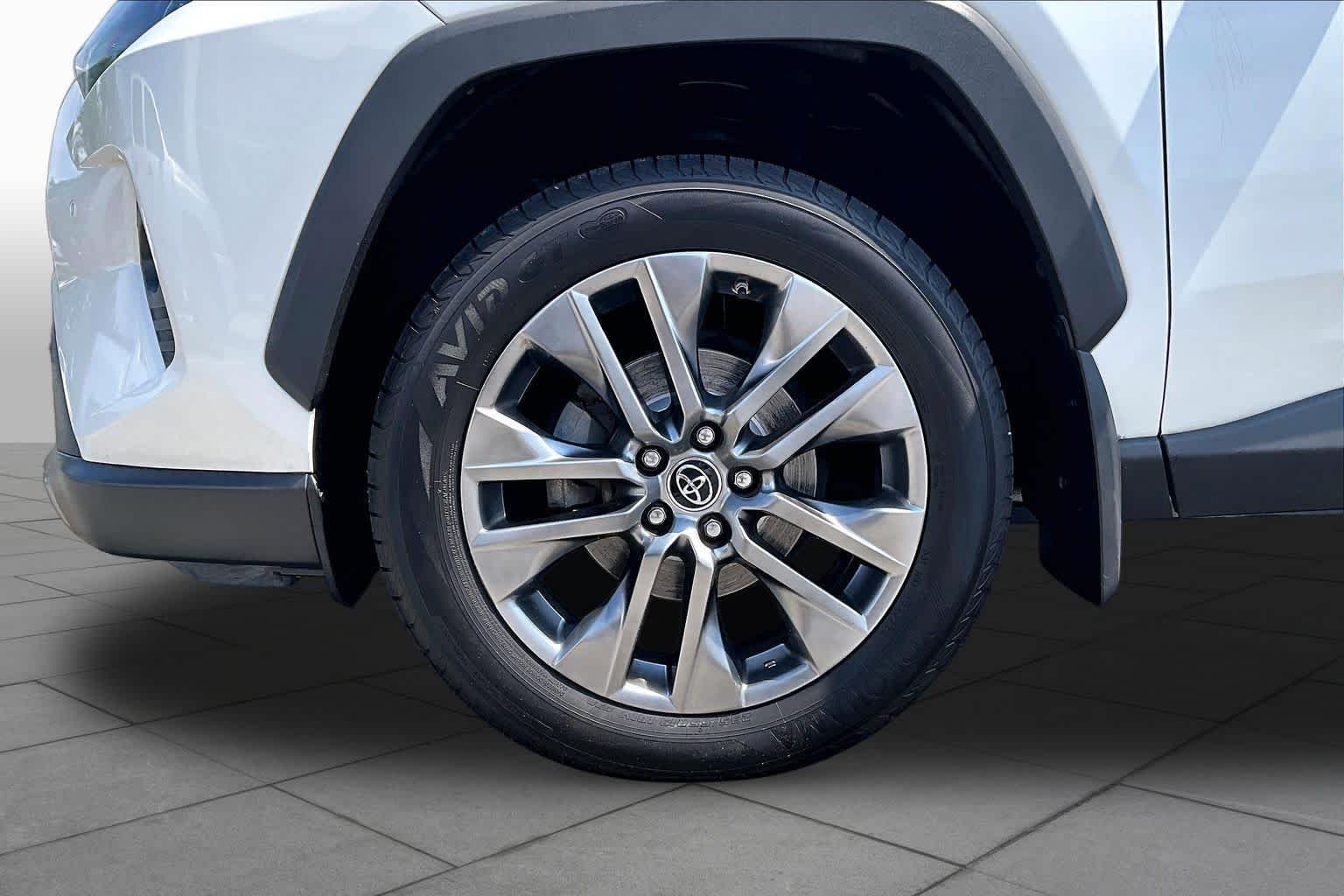 Used 2019 Blizzard Pearl Toyota Limited image 11