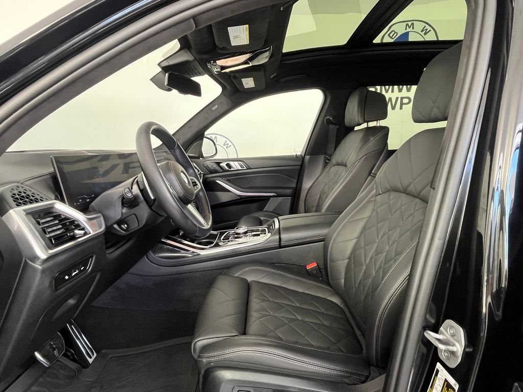Used 2025 Black BMW xDrive40i image 20