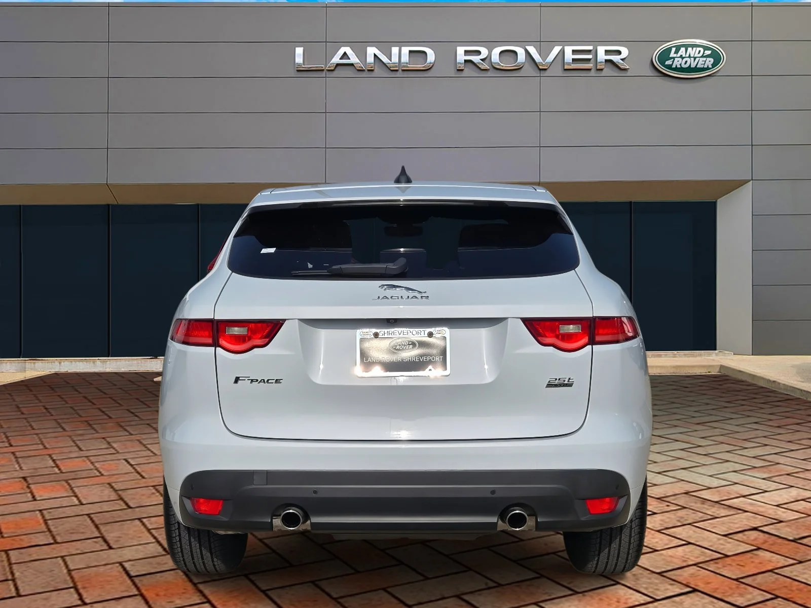Used 2020 Fuji White Jaguar 25t R-Sport image 5