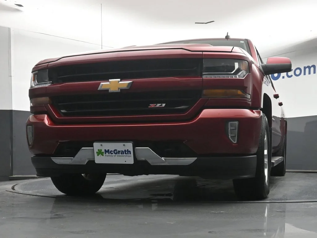 Used 2018 Red Chevrolet LT image 7