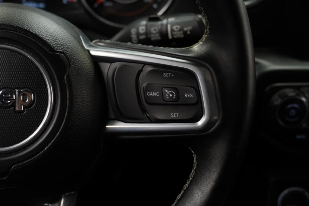 Used 2020 Gray Jeep Sahara 4x4 image 23