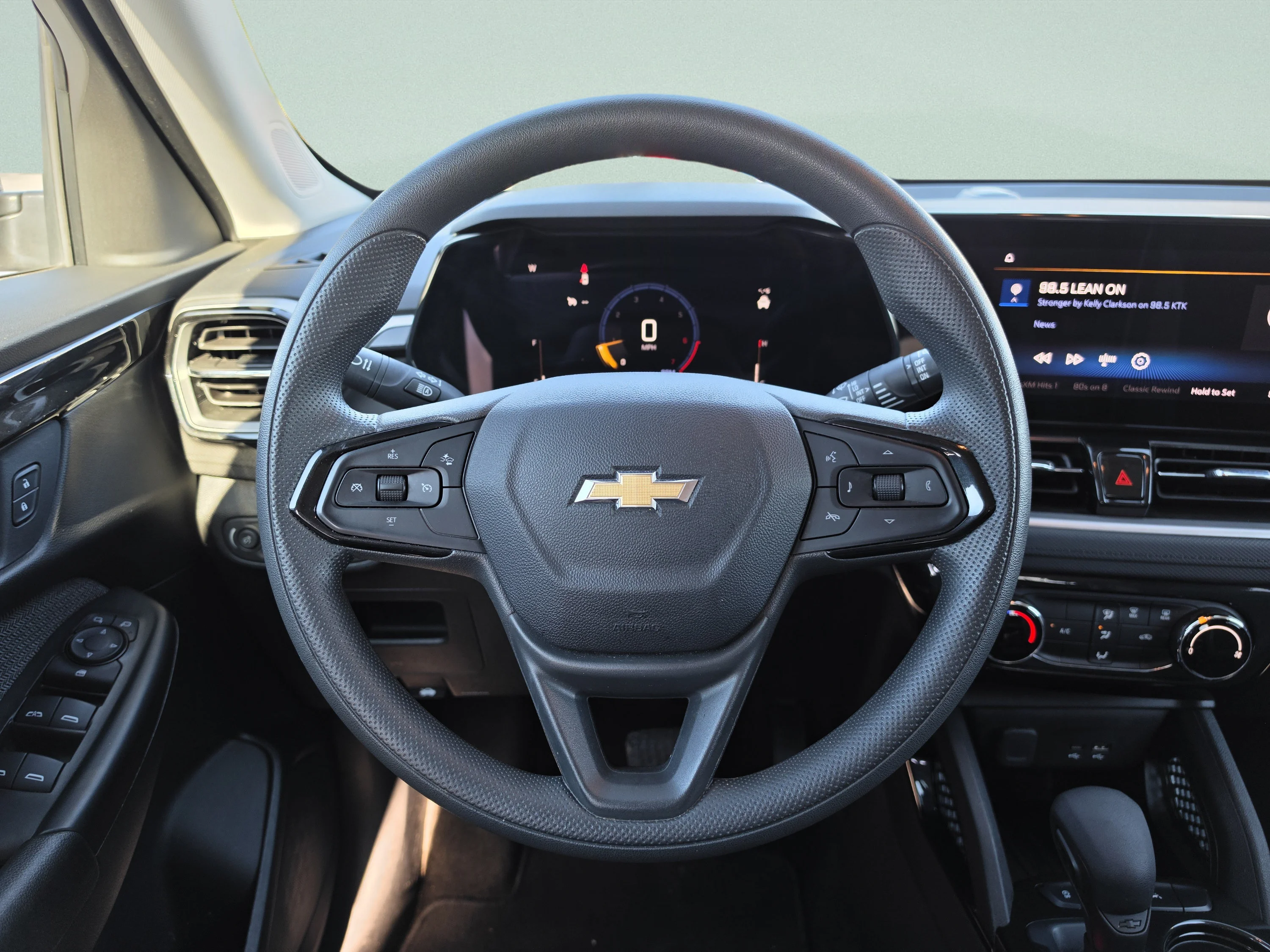Used 2025 Summit White Chevrolet LT image 19
