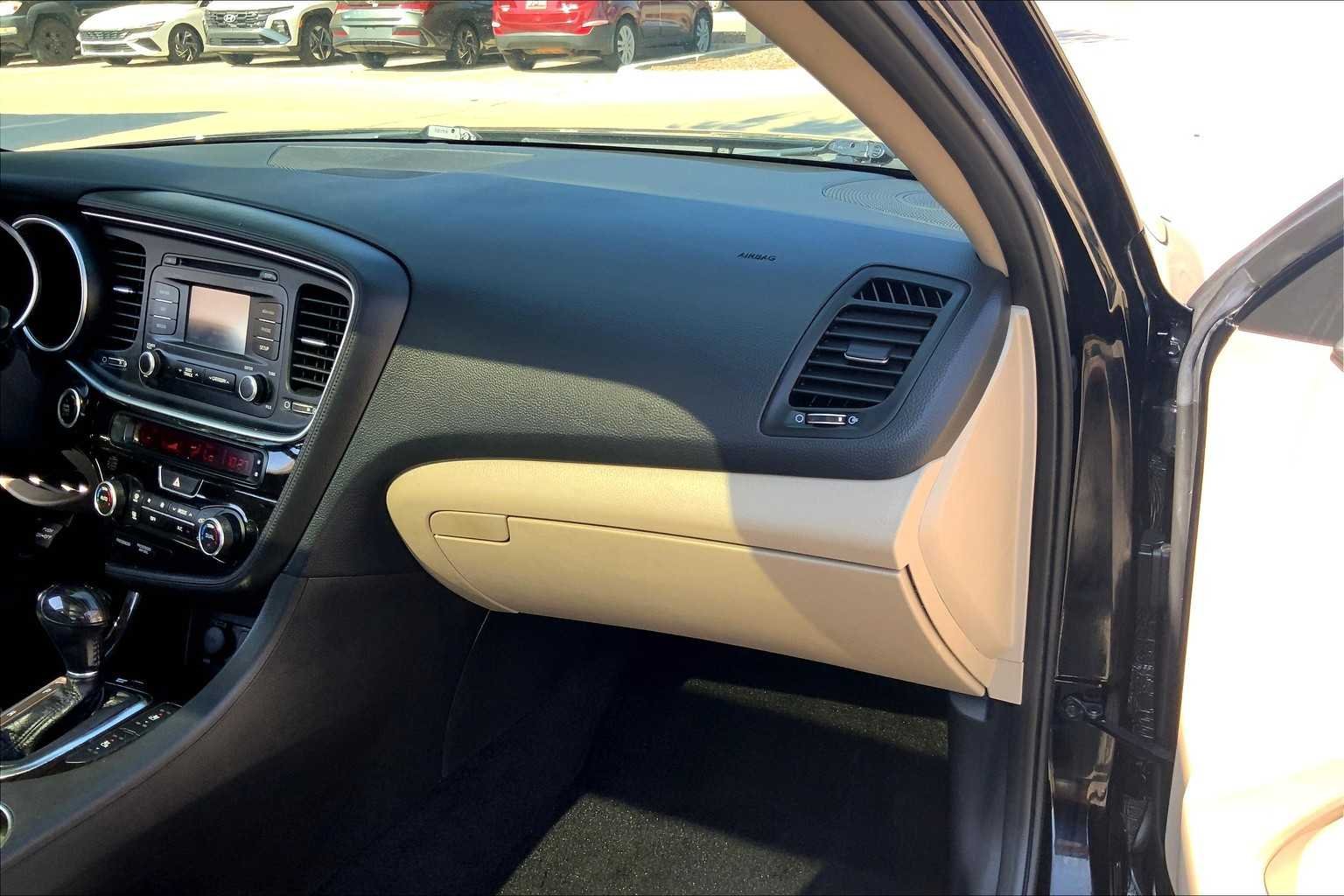 Used 2015 Ebony Black Kia EX image 19