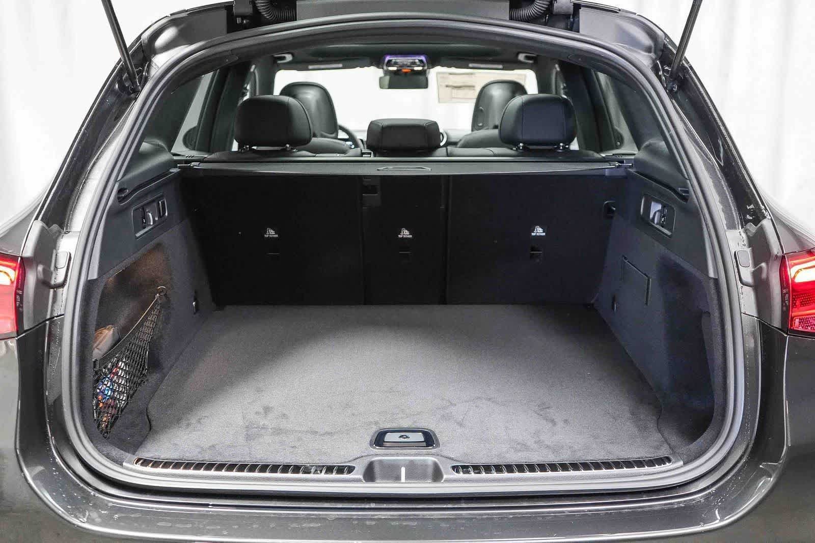 New 2026 Graphite Grey Metallic Mercedes-Benz GLC 300 image 31