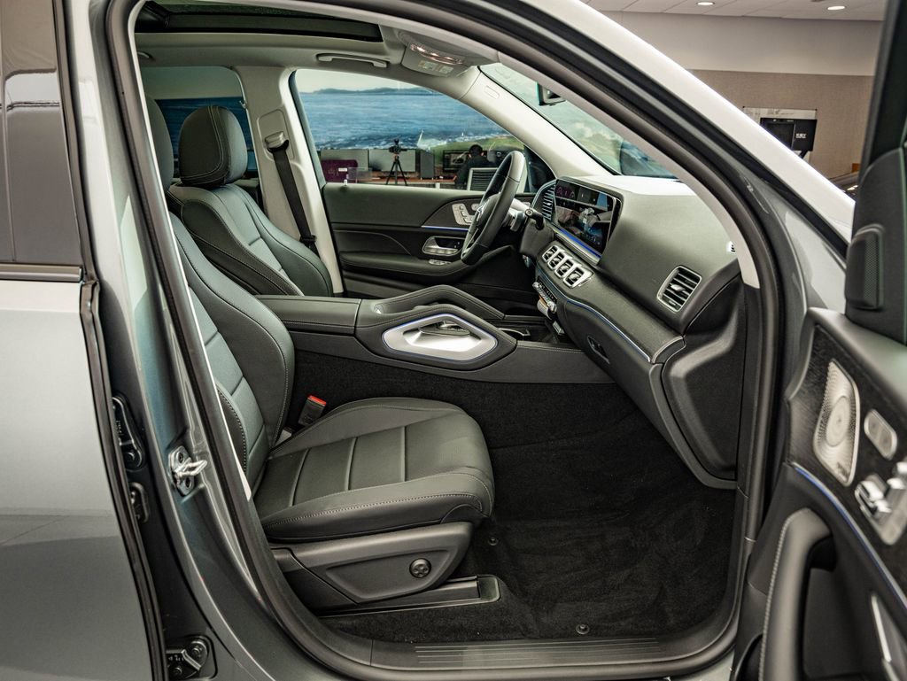 New 2026 Selenite Grey Metallic Mercedes-Benz GLE 450 image 33