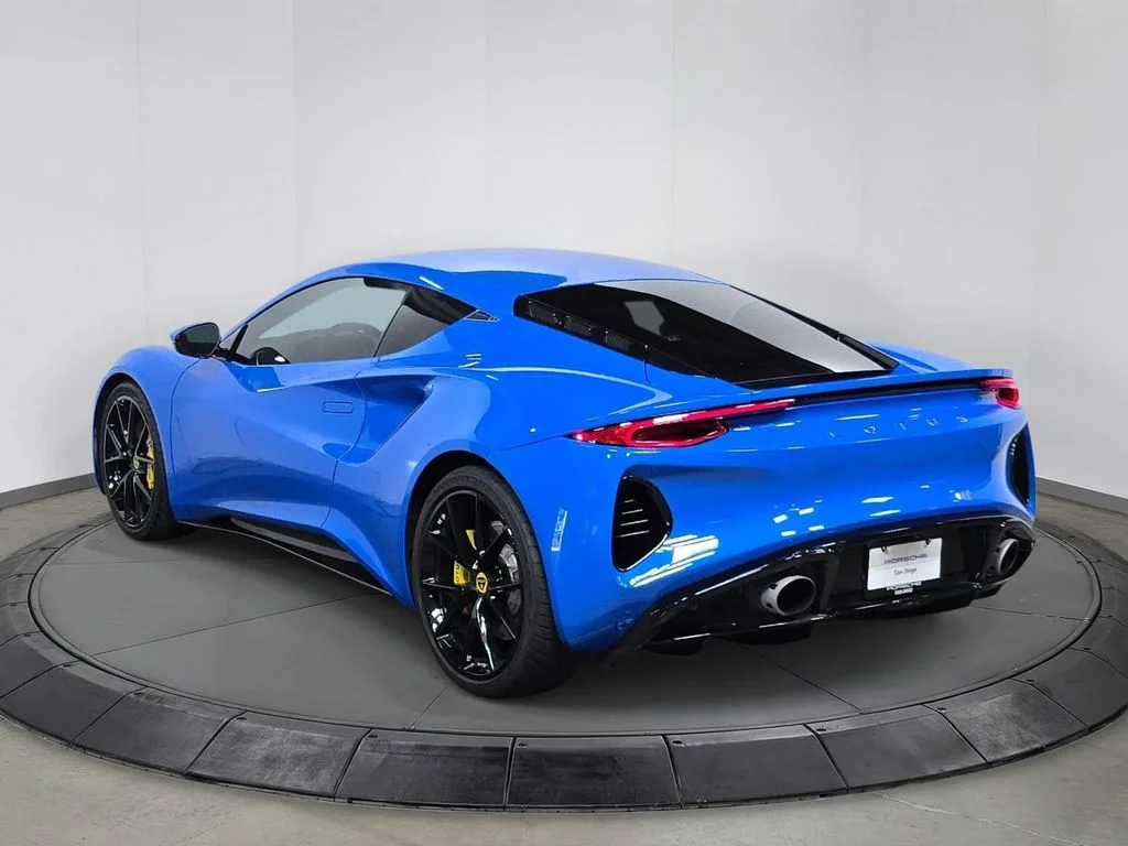 Used 2024  Lotus V6 image 3