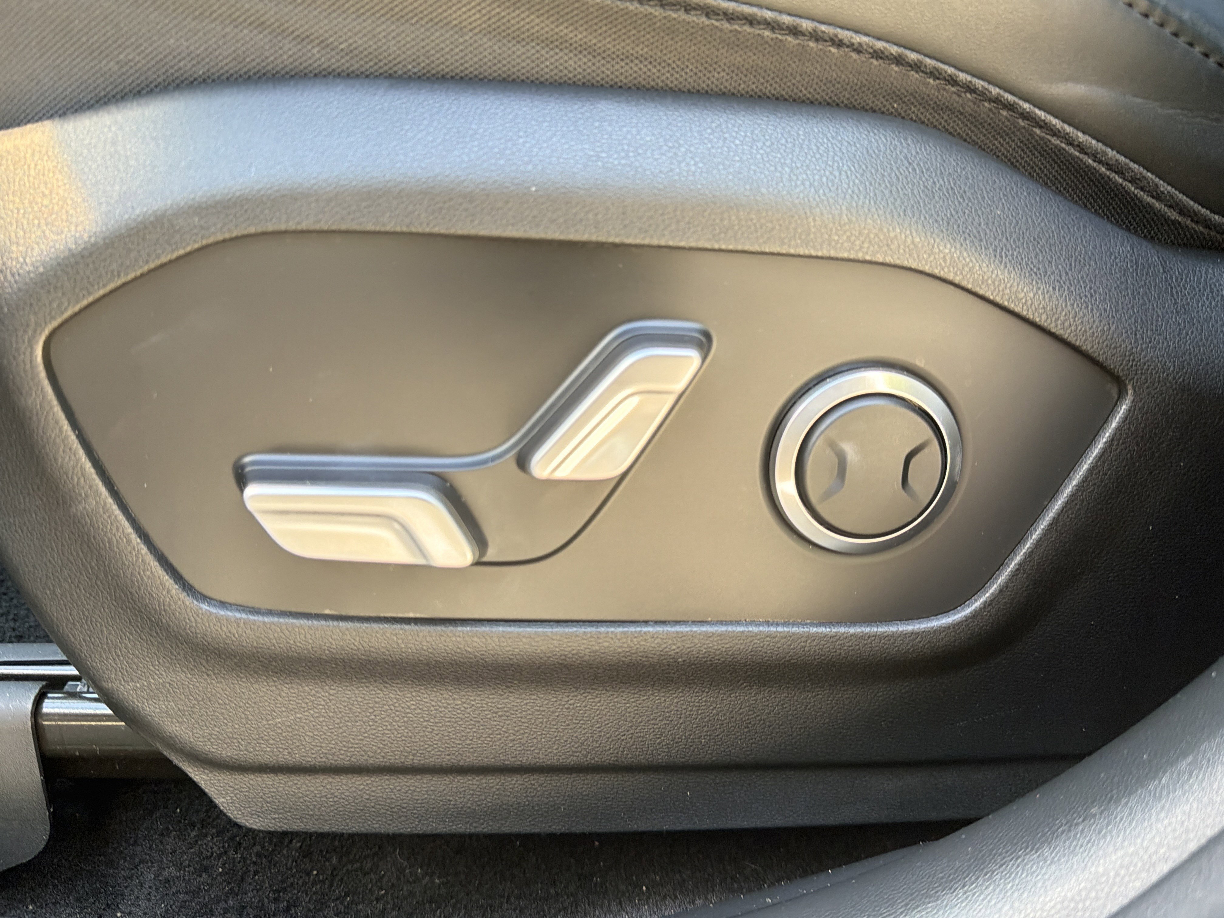 Used 2024 Phantom Black Hyundai SEL image 20