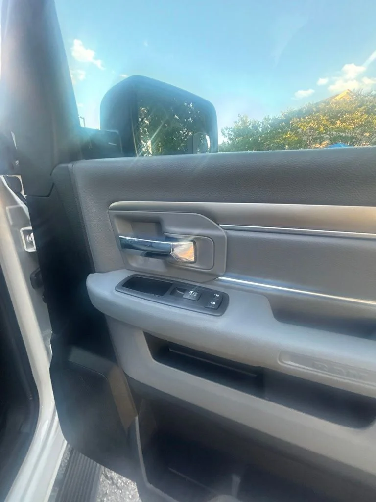 Used 2016 White Ram SLT image 21