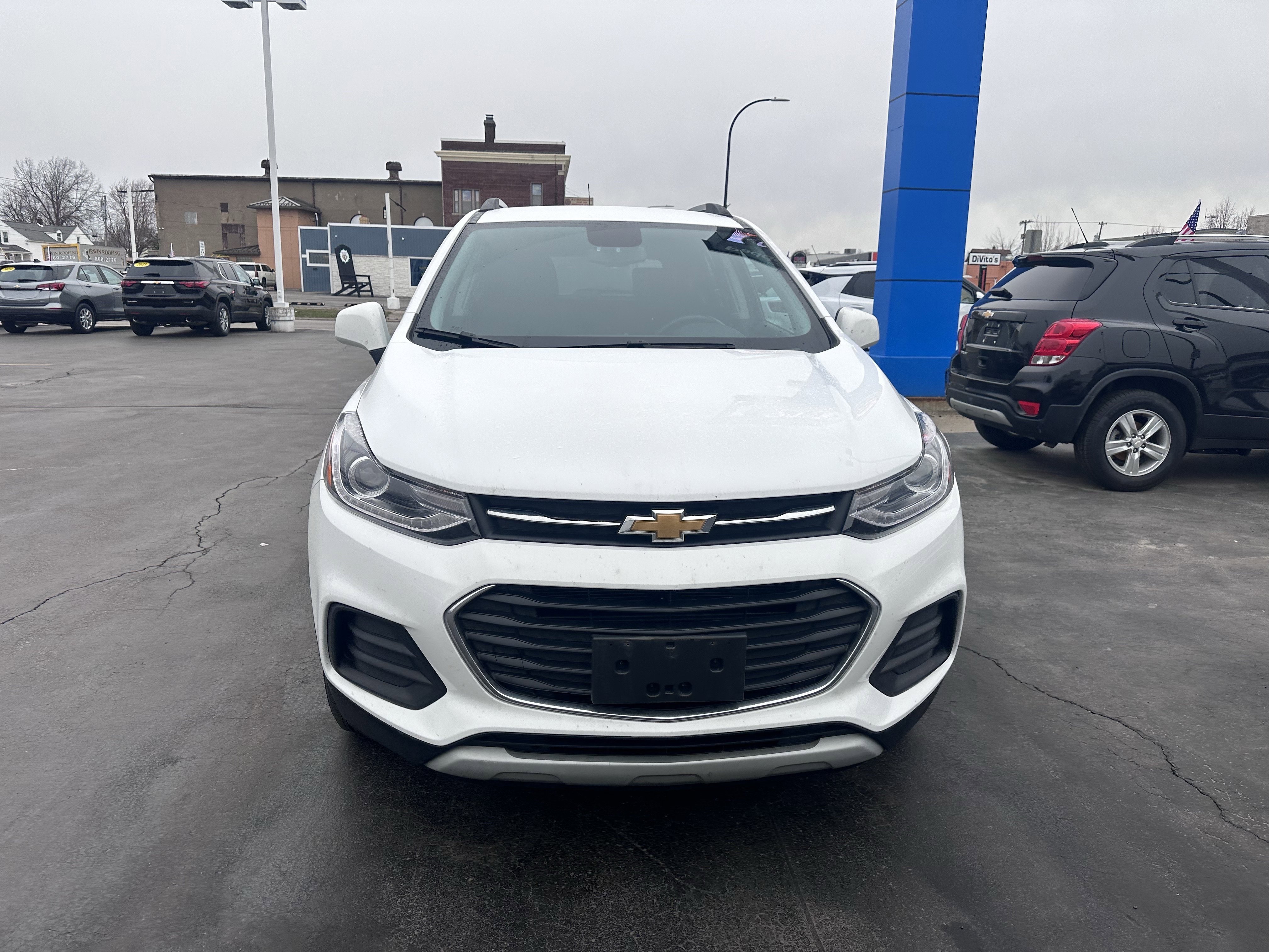 Used 2022 Chevrolet Trax LT with VIN KL7CJPSM8NB565169 for sale in Kenmore, NY