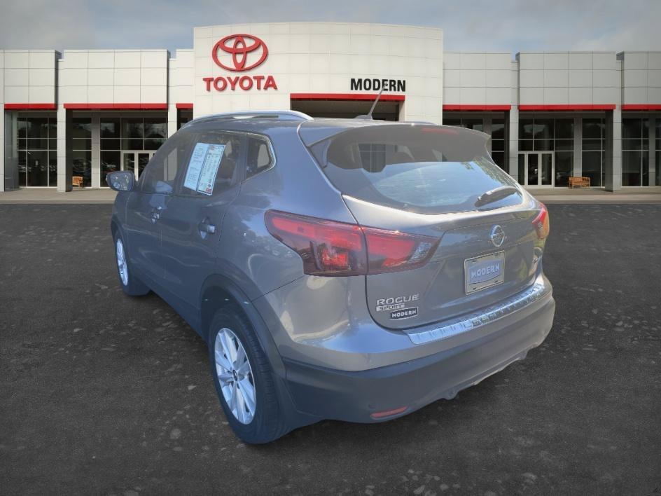 Used 2019 Gun Metallic Nissan SV image 7