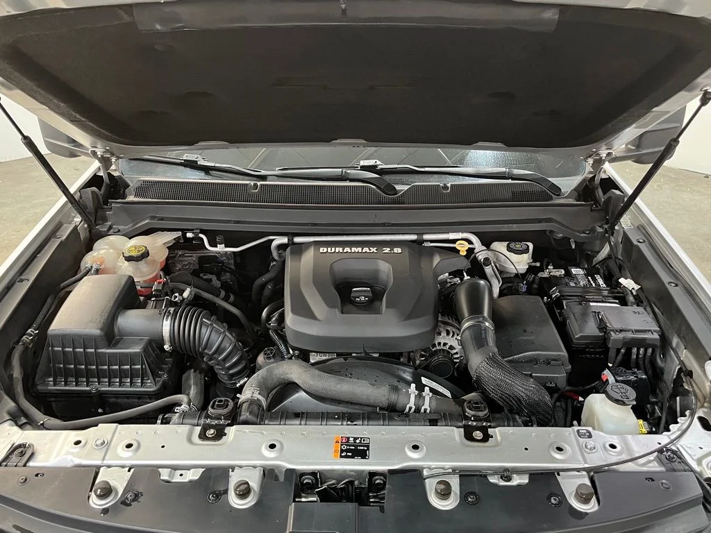 Used 2016 Silver Chevrolet Z71 image 6