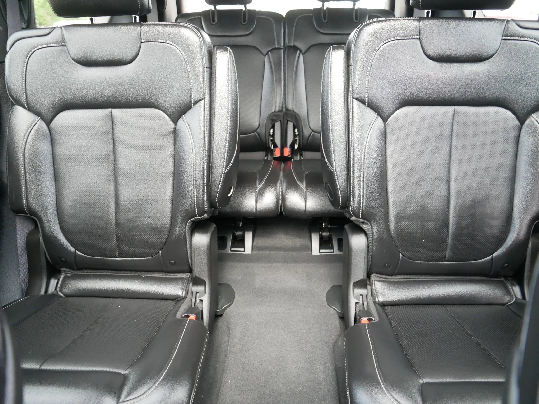 Used 2025 Baltic Gray Metallic Clearcoat Jeep Limited image 13
