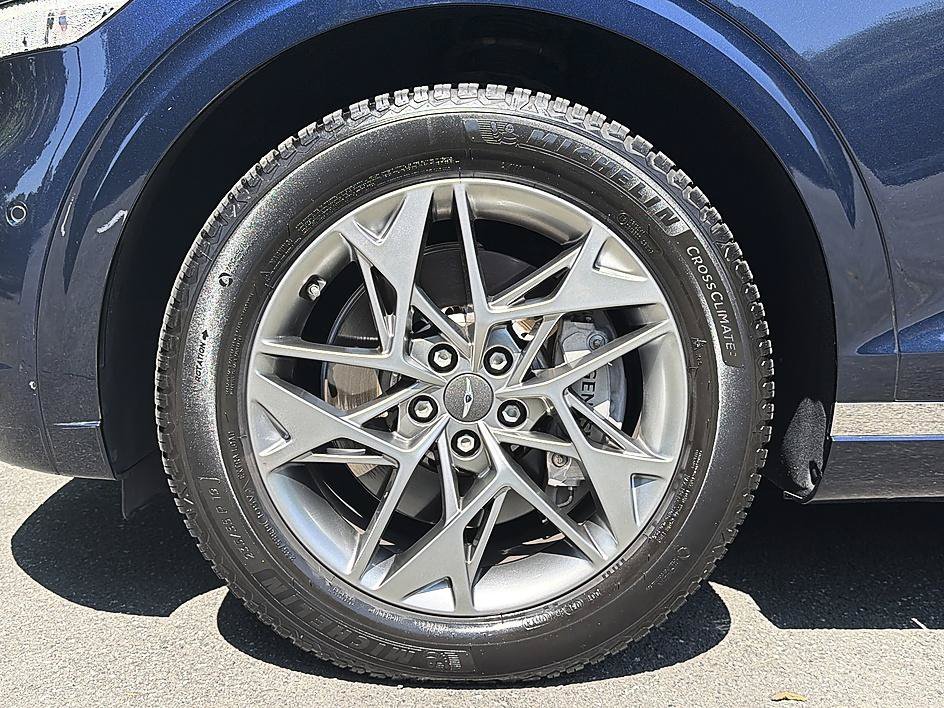 Used 2023 Adriatic Blue Genesis 2.5T image 8