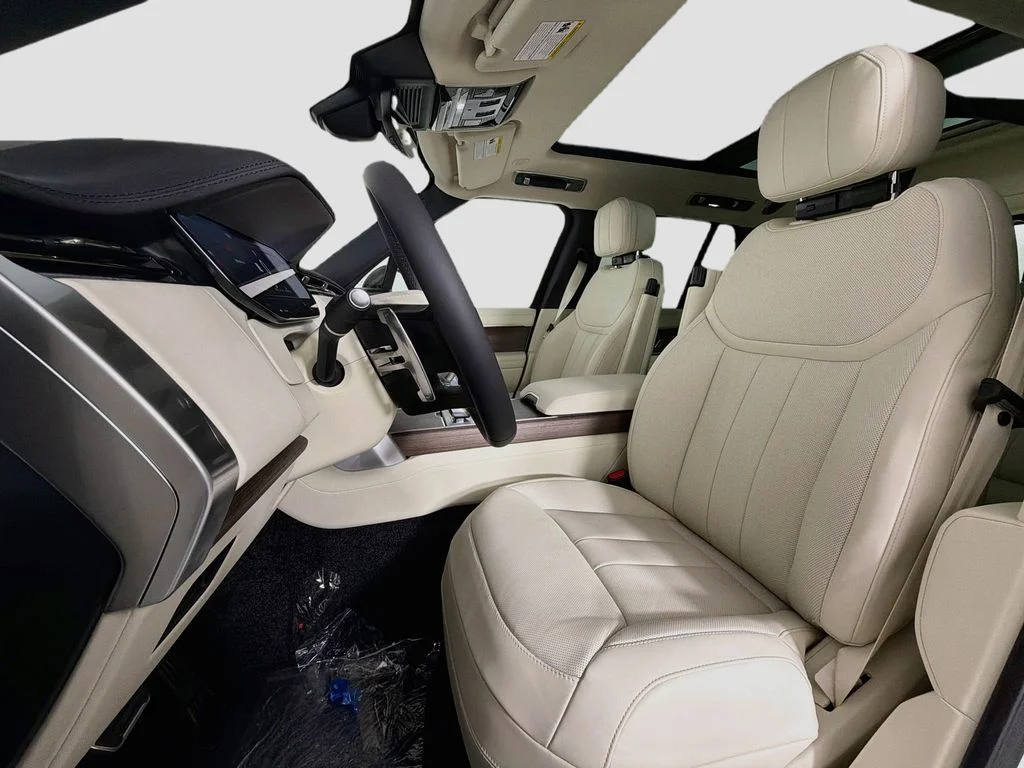New 2027 Fuji White Land Rover SE image 22