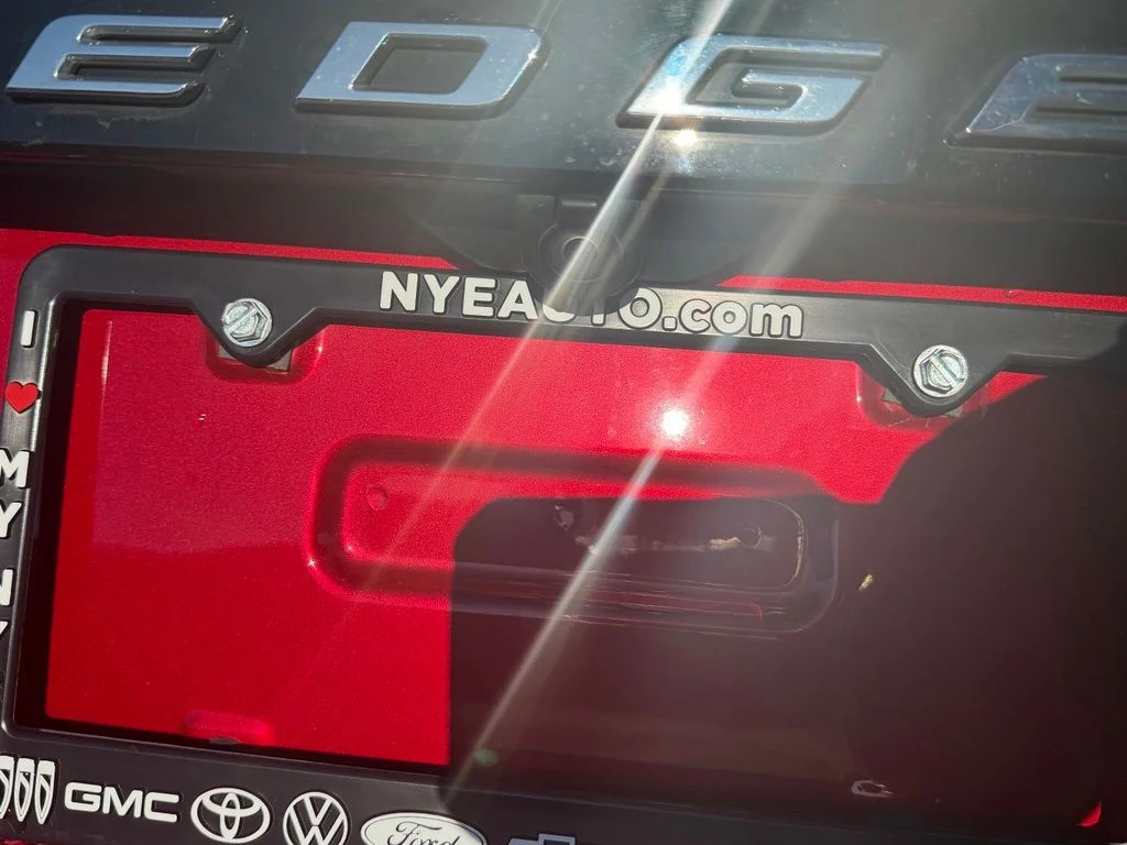 Used 2022 Red Ford SEL image 30