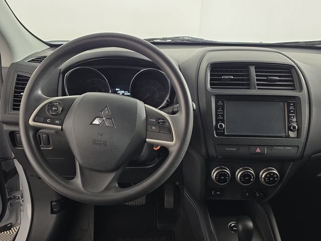 Used 2024  Mitsubishi 2.0 ES image 12