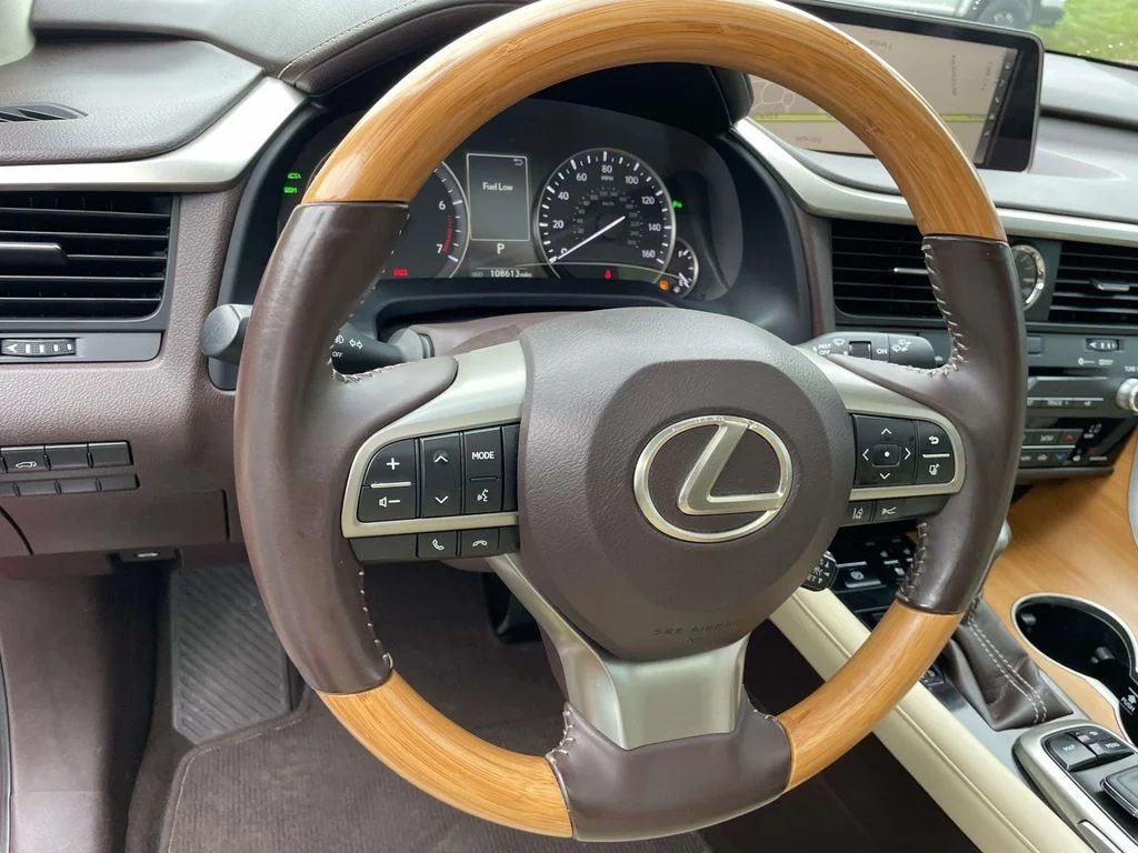 Used 2016 Matador Red Mica Lexus Base image 17