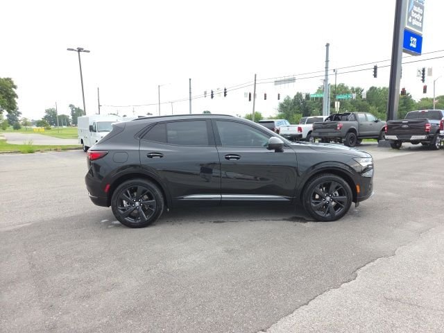 Used 2023 Black Buick Essence image 5