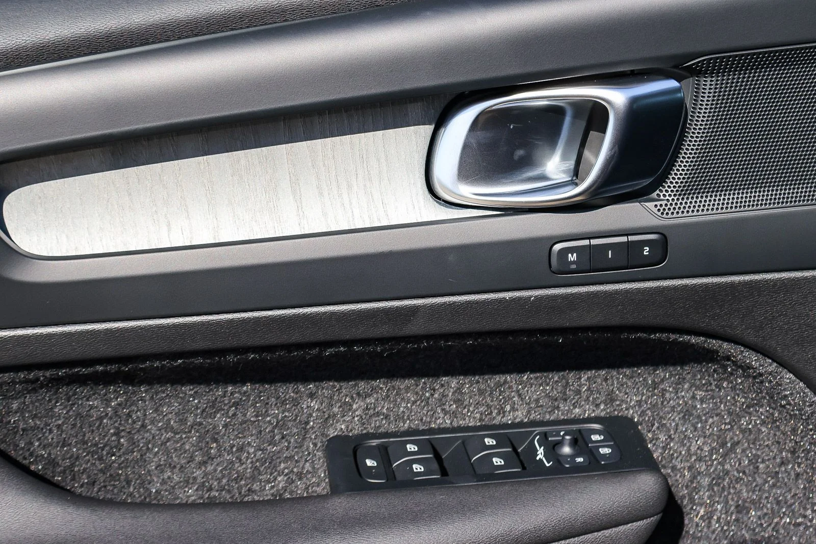 2026 Volvo XC40 Core - Photo 34