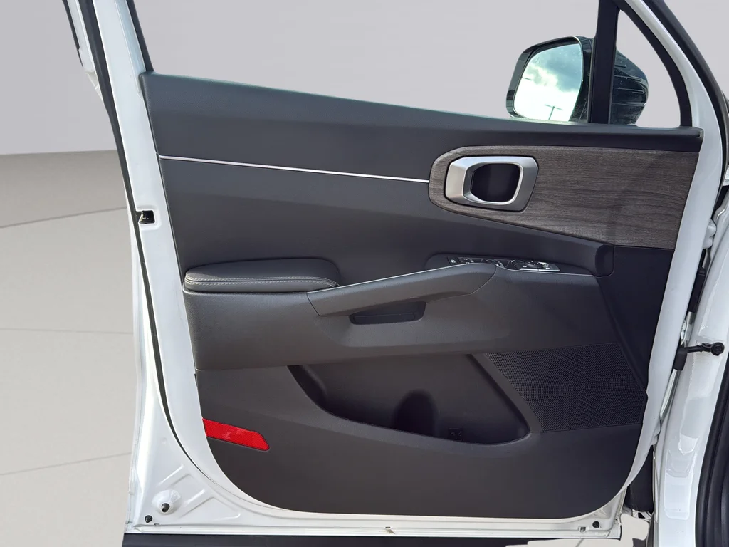 Used 2023 Glacial White Pearl Kia X-Line EX image 23