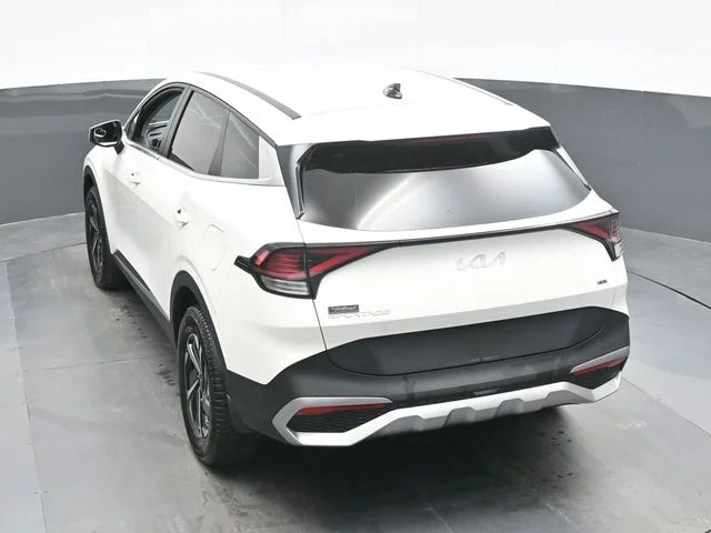 Used 2023 White Kia LX image 10