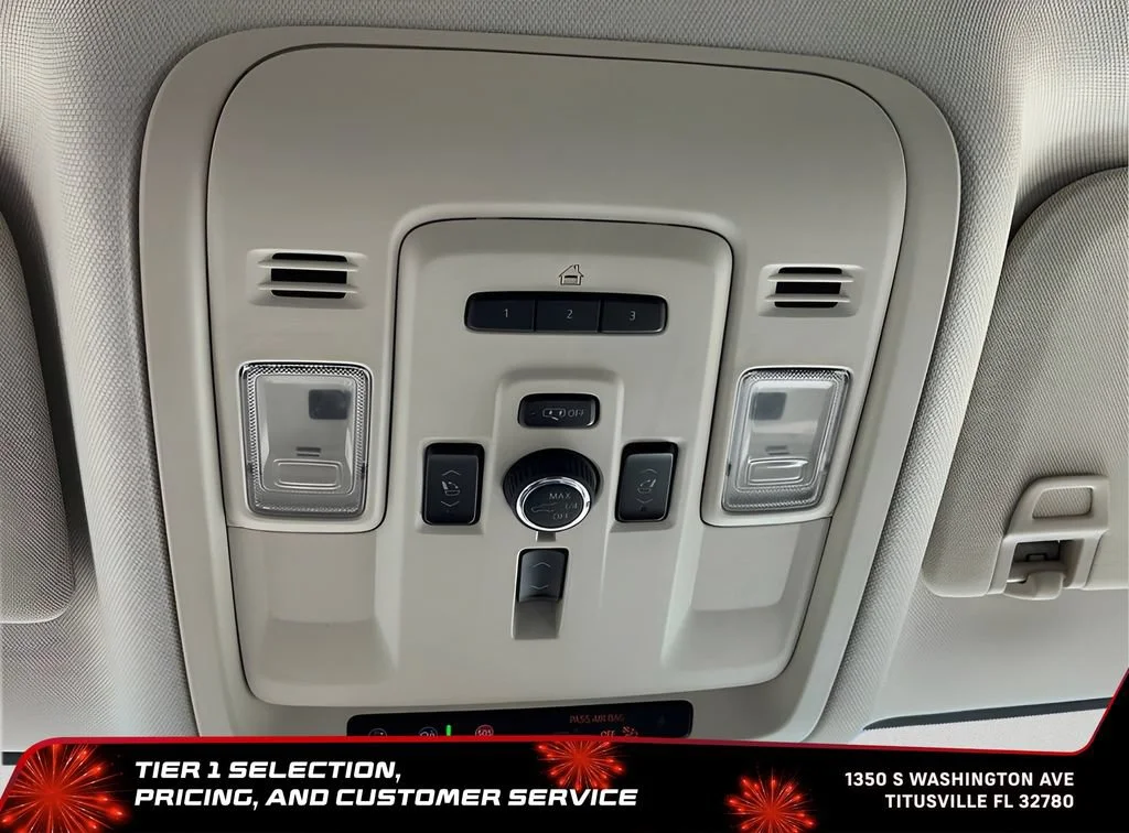 Used 2024 White Frost Tricoat GMC Denali image 43