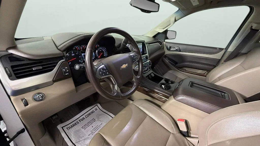 Used 2019 IRIDESCENT PEARL TRICOAT Chevrolet LT image 18