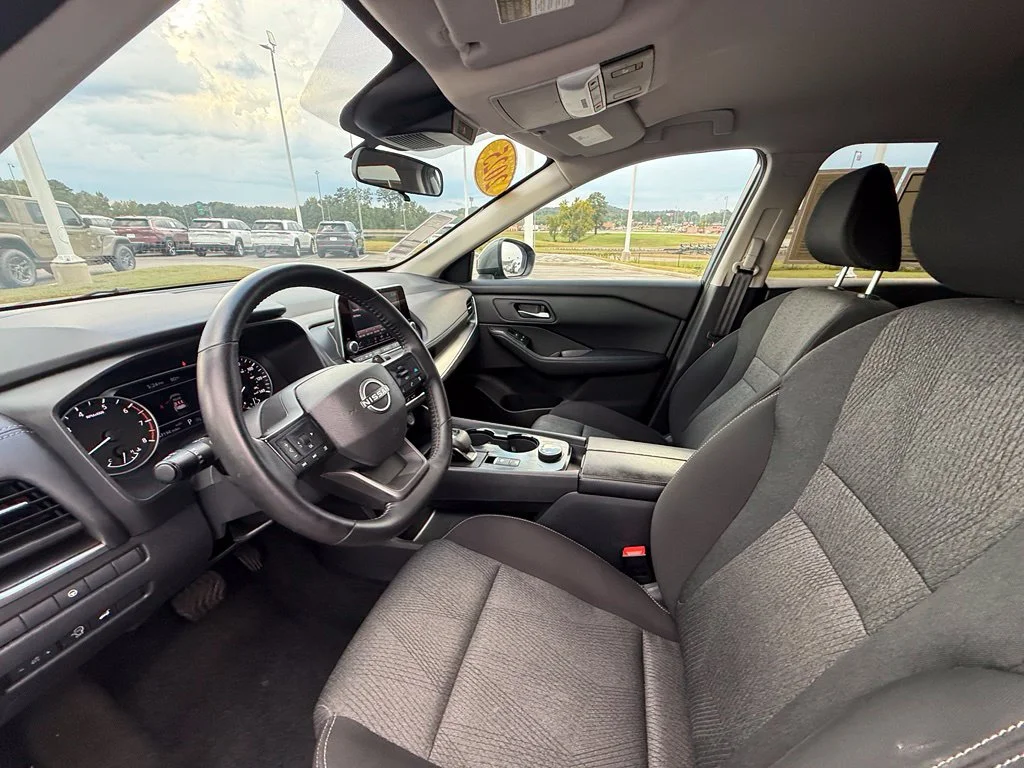 Used 2025 Gray Nissan SV image 22