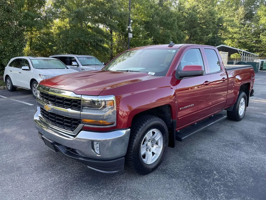 Used 2018 CAJUN RED TINTCOAT Chevrolet LT image 3