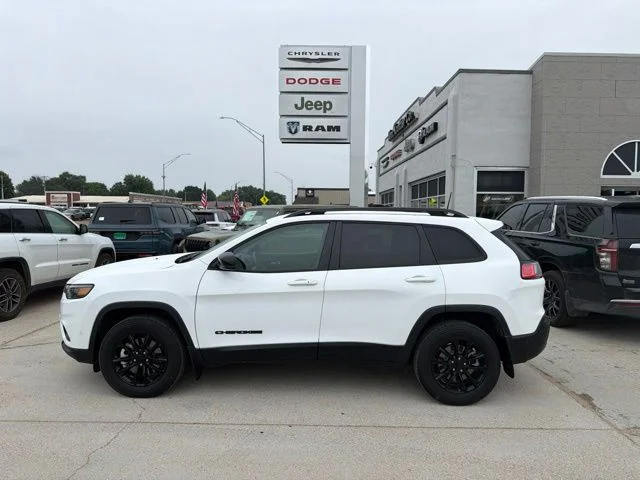 2023 Jeep Cherokee Altitude Lux