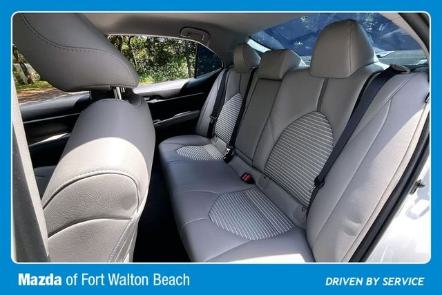 Used 2019 White Toyota SE image 19