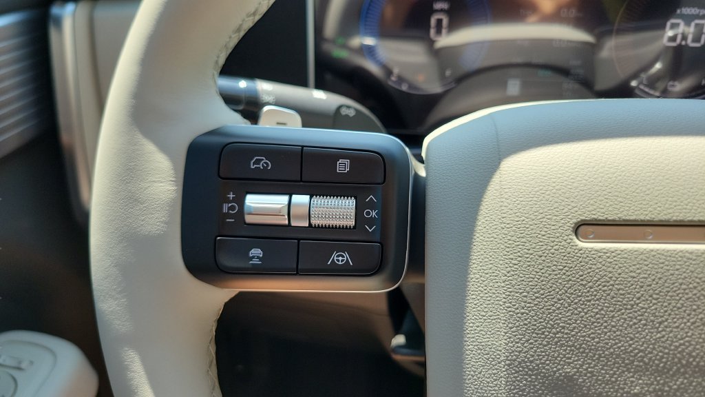 New 2026 White Hyundai SE image 22