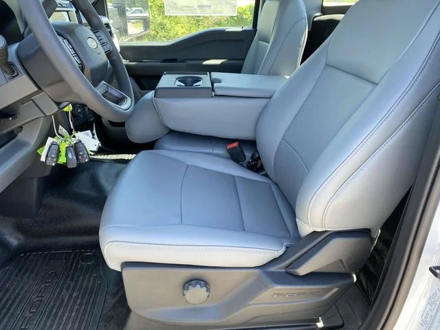 New 2025 Oxford White Ford F-550® XL image 14