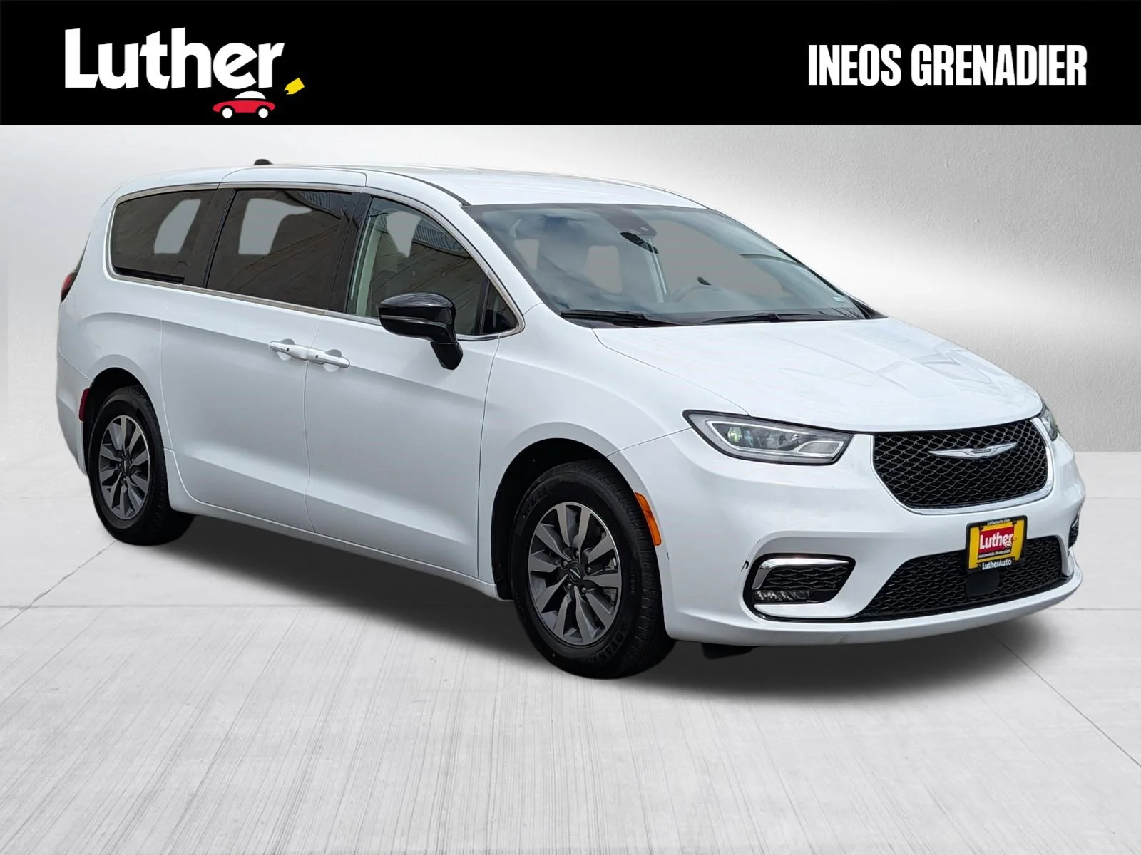 2024 Chrysler Pacifica Hybrid Select PHEV's photo