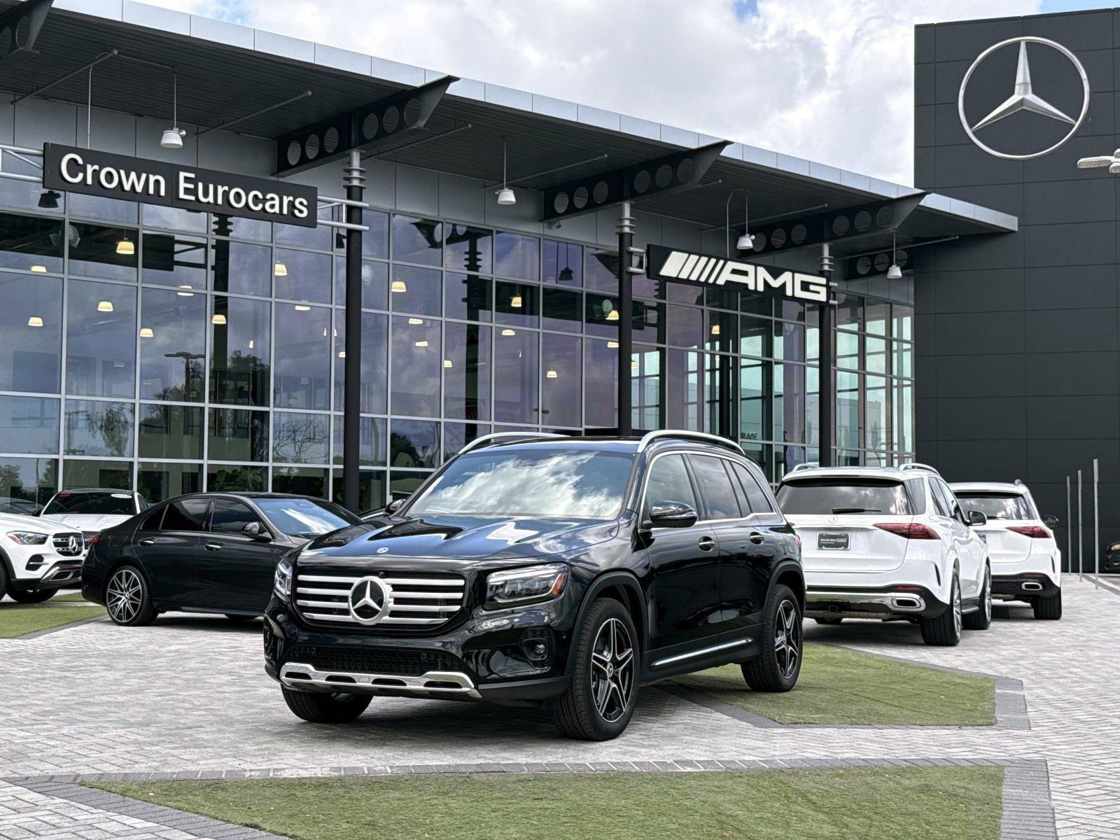 New 2026 Black Mercedes-Benz 250 SUV image 1