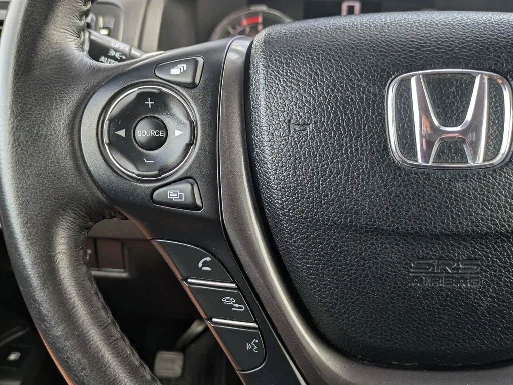 Used 2023 Black Honda RTL image 16