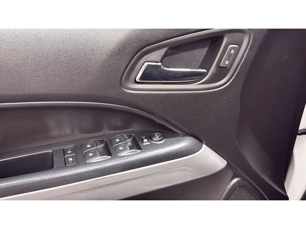Used 2020 Summit White Chevrolet LT image 15