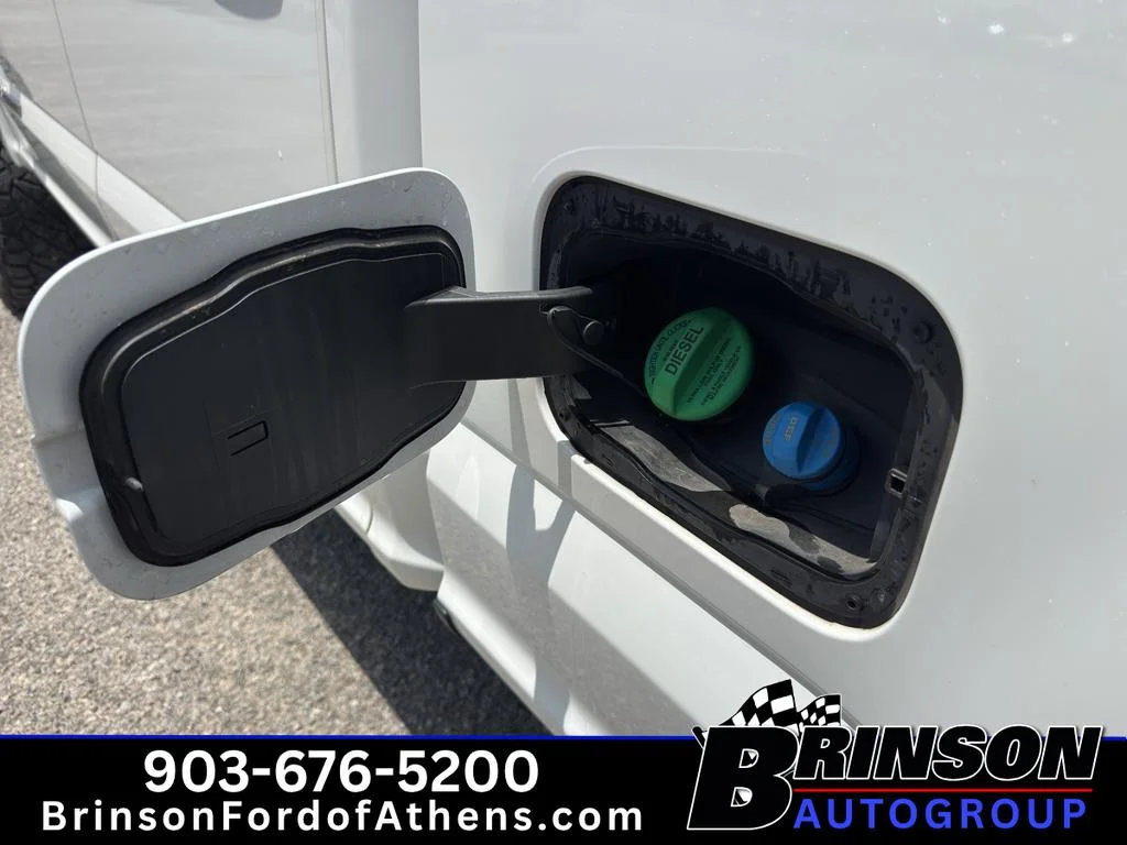 Used 2022 Star White Metallic Tri-Coat Ford LARIAT image 9