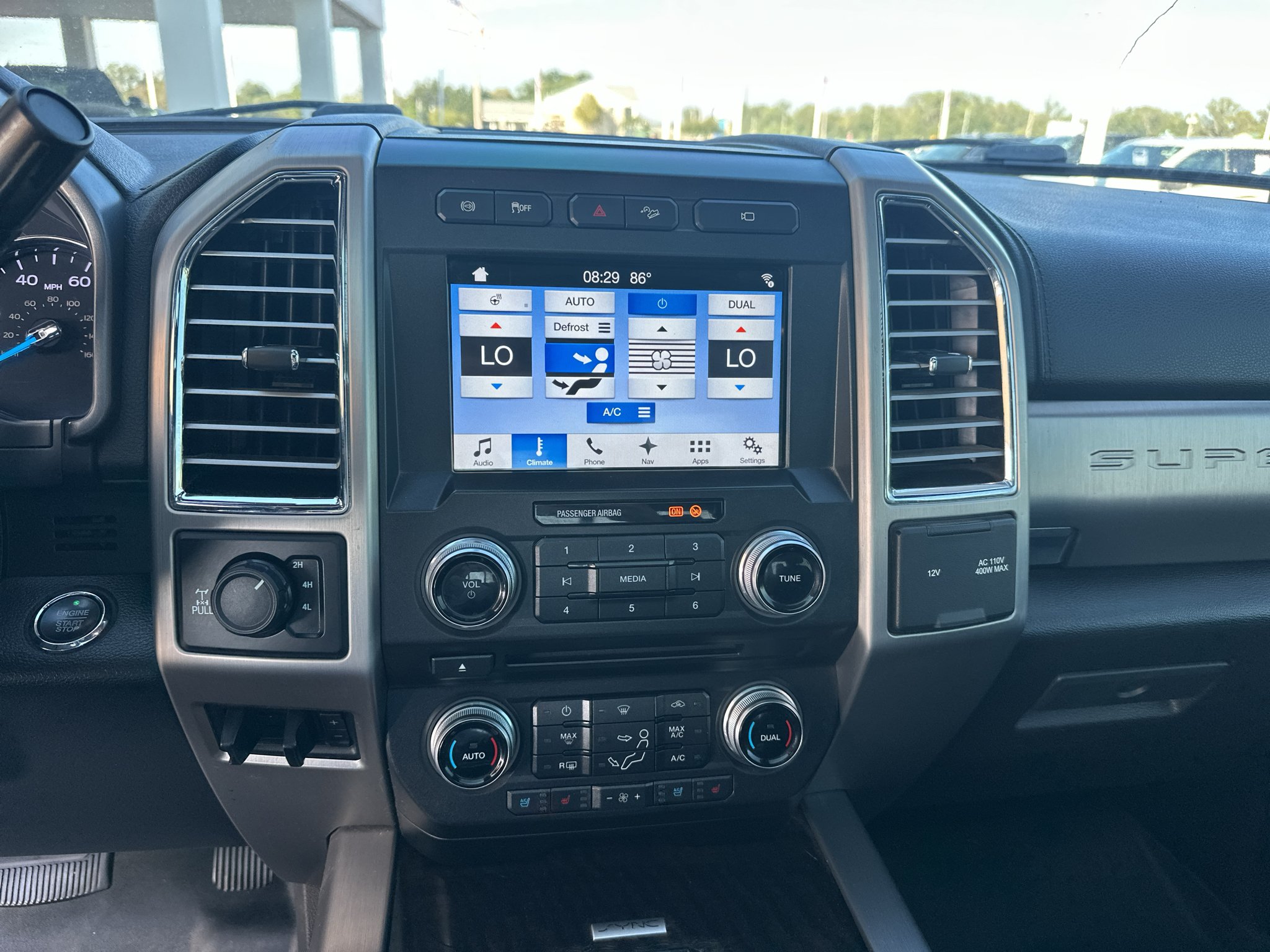 Used 2017 Magnetic Metallic Ford Platinum image 4