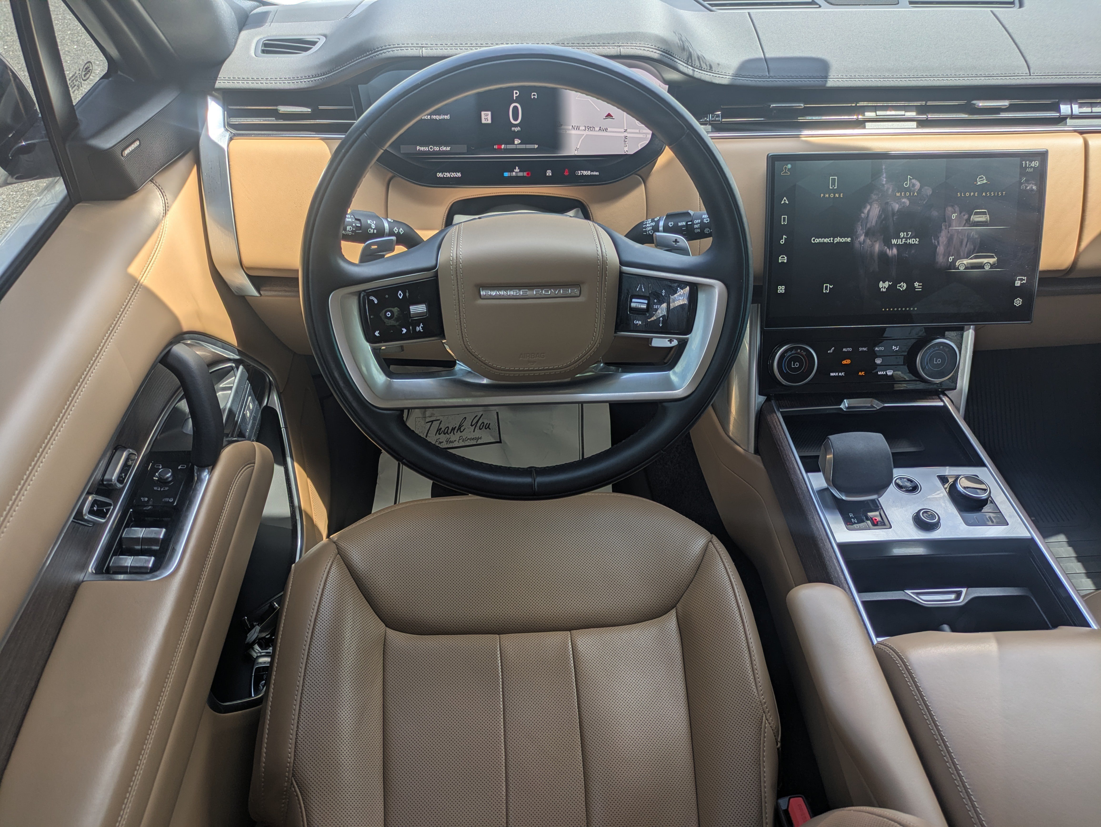 Used 2023 Fuji White Land Rover SE image 16
