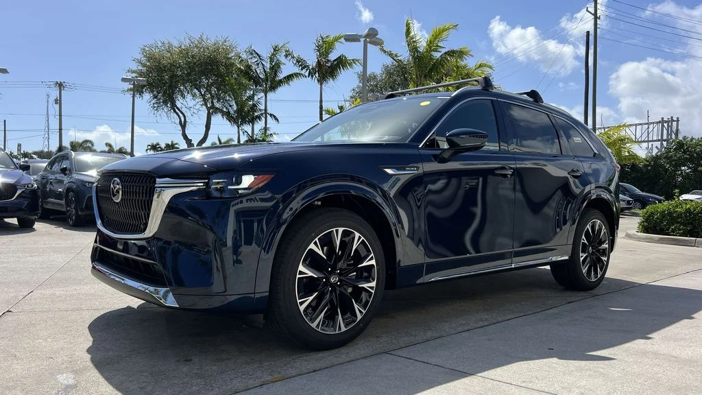 2025 Mazda CX-90 Premium Package - Photo 28